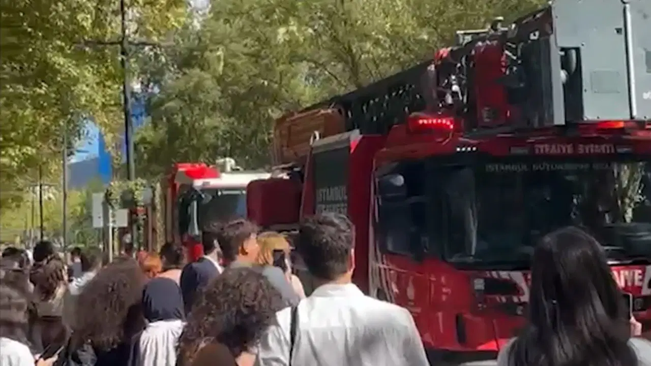 İTÜ'de Fast Food Şubesinde Yangın Paniği
