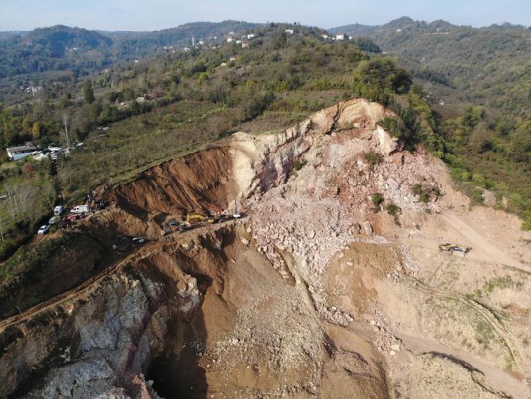 Çökme felaketinde yeni tehlike! Çalışma durduruldu 2
