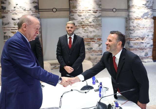 Cumhurbaşkanı Erdoğan, Süper Lig şampiyonu Galatasaray’ı kabul etti