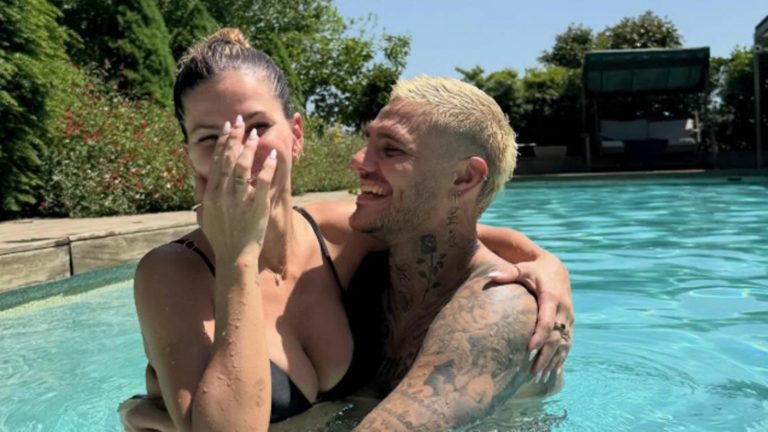 China Suarez çıplak poz verdi! Icardi sevgilisini sansürleyip paylaştı