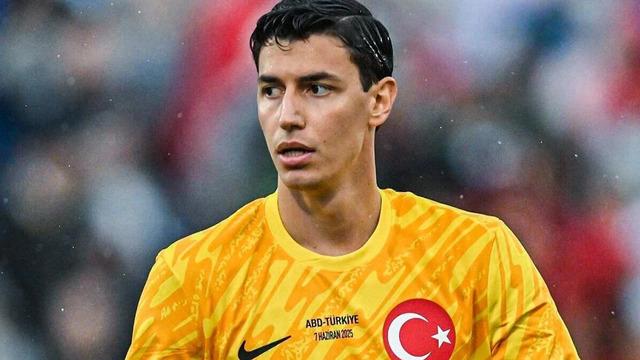Berke Özer adım adım Türkiye’ye geri dönüyor! İmzalar an meselesi